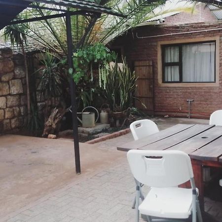 Villa Africa Guesthouse ツメブ エクステリア 写真