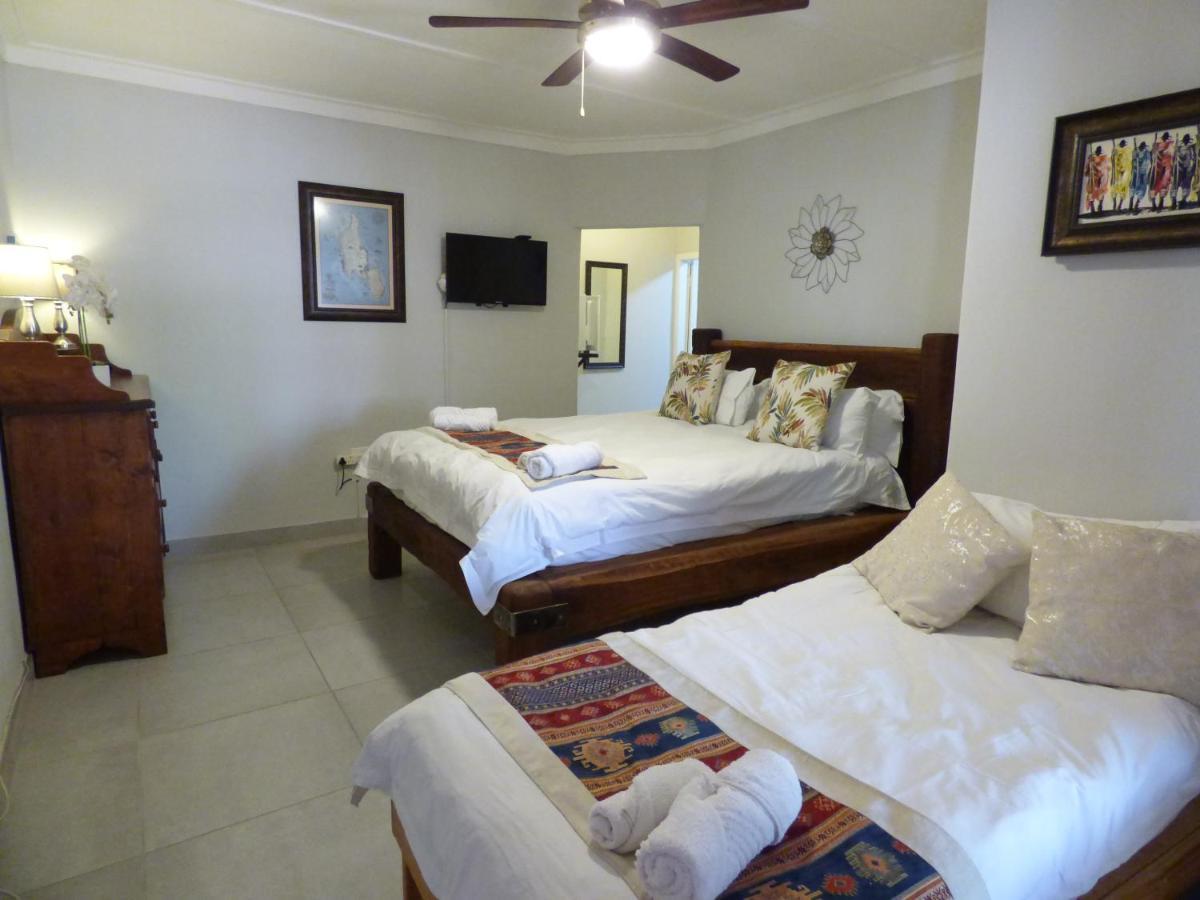 Villa Africa Guesthouse ツメブ エクステリア 写真