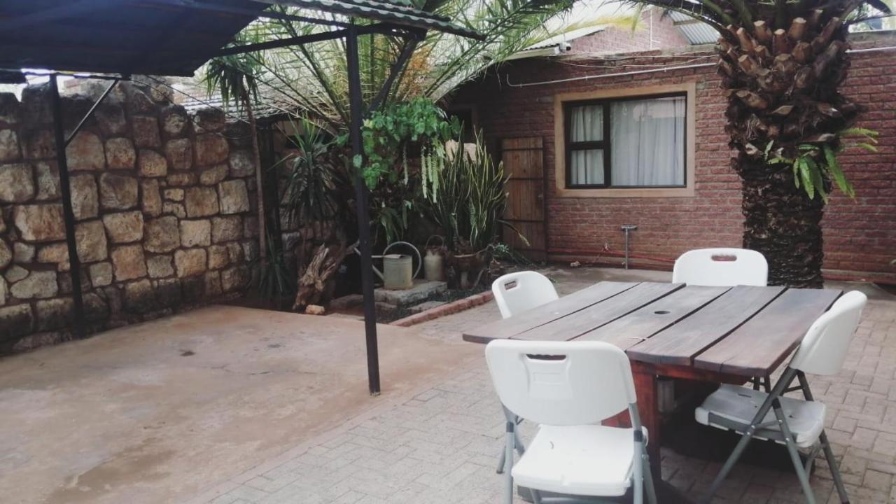 Villa Africa Guesthouse ツメブ エクステリア 写真