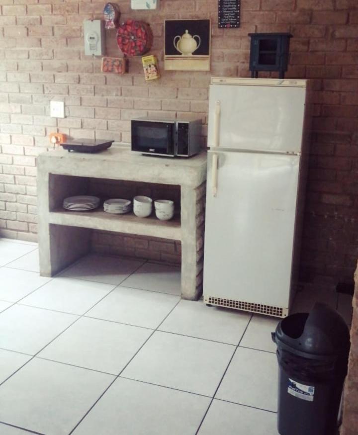 Villa Africa Guesthouse ツメブ エクステリア 写真
