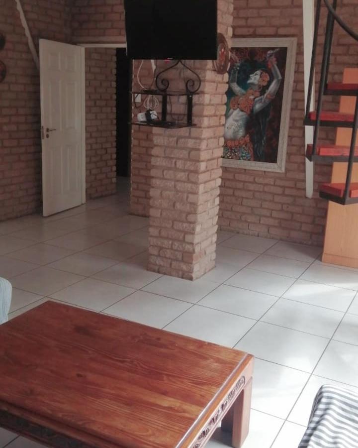 Villa Africa Guesthouse ツメブ エクステリア 写真