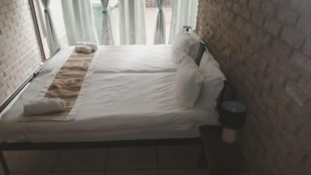 Villa Africa Guesthouse ツメブ エクステリア 写真