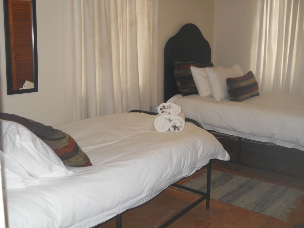 Villa Africa Guesthouse ツメブ エクステリア 写真