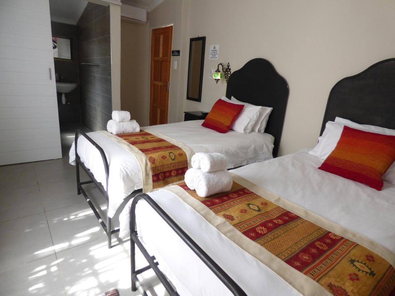 Villa Africa Guesthouse ツメブ エクステリア 写真